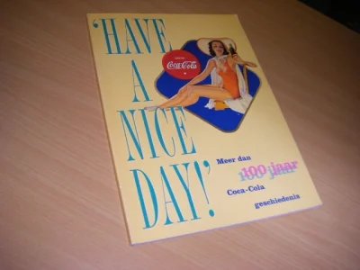 Tweedehands boek: Have a nice day! van auteur Hemelrijk,  Liesbeth H. - Softcover, beschadiging achterzijde op de plek van het ISBN-nummer. Verder in zeer goede staat.