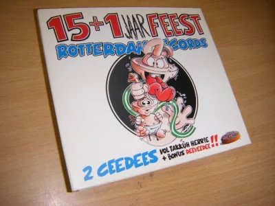 Tweedehands boek: 15 plus 1 jaar FEEST Rotterdam records van auteur div. - 2CDs 1DVD in uitklaphoesje, met begeleidingsboekje. In goede staat