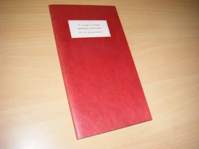 Tweedehands boek: De zieleweg van de danser van auteur Kleist,  Bernd Heinrich Wilhelm - Cahiersteek, genummerd exemplaar, 29/300, iets verkleurd aan de achterzijde, in goede staat. 