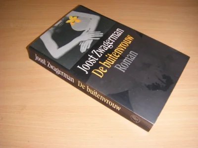 Boek met de titel: De buitenvrouw
