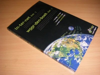 Boek met de titel: Internet woordenboek