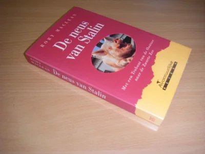 Boek met de titel: De neus van Stalin