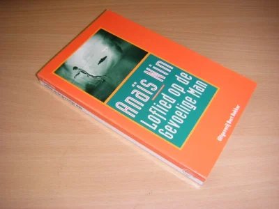 Tweedehands boek: Loflied op de gevoelige man van auteur Anai͏̈s Nin  - Paperback, in redelijk tot goede staat, weinig hinderlijke kreukel in de lengte achterkant 