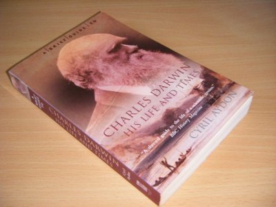 Boek met de titel: Charles Darwin.