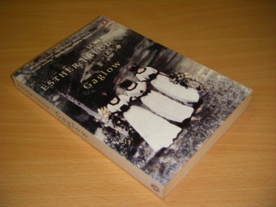 Tweedehands boek: Gaglow van auteur Esther Freud - Paperback, creases in spine, in good condition.