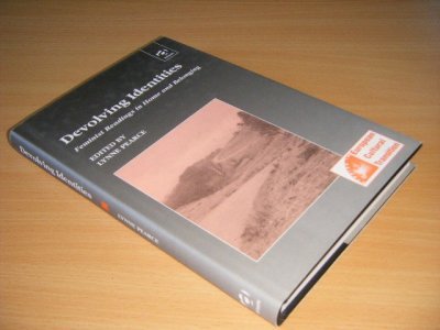 Boek met de titel: Devolving Identities.