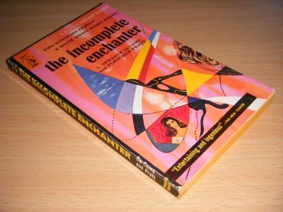 Tweedehands boek: The Incomplete Enchanter van auteur L. Sprague de Camp and Fletcher Pratt - Pocket, traces of use, in good condition.