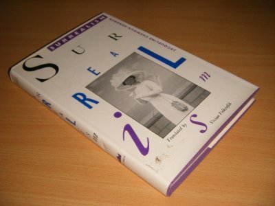 Boek met de titel: Surrealism