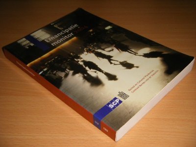 Tweedehands boek: Emancipatiemonitor 2004 van auteur Wil Portegijs, Annemarie Boelens en Linda Olsthoorn - Paperback, lichte gebruikssporen, in goede staat.