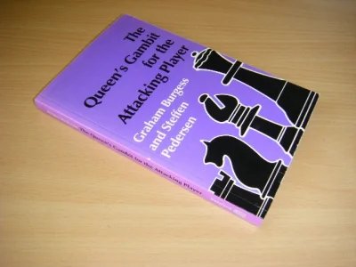 Tweedehands boek: The Queens Gambit for the Attacking Player van auteur Graham Burgess  en Steffen Pedersen  - Paperback, Engels, Standaard notering, snee achterkant iets gevlekt, in goede staat