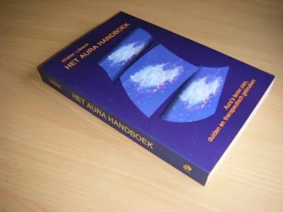 Boek met de titel: Het aura handboek