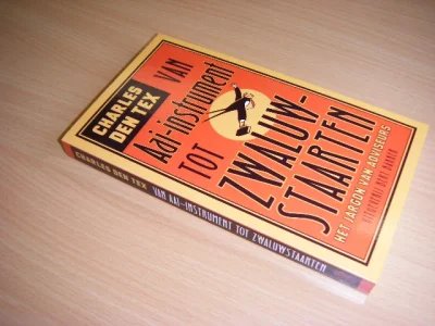 Boek met de titel: Van aai-instrument tot zwaluwstaarten