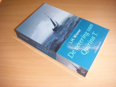 Boek met de titel: De verering van Quirina T.