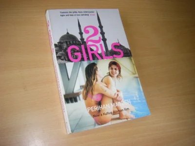 Boek met de titel: Two Girls