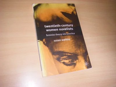Tweedehands boek: Twentieth-Century Women Novelists van auteur S. Watkins  - Engelstalige paperback, in goede staat. 