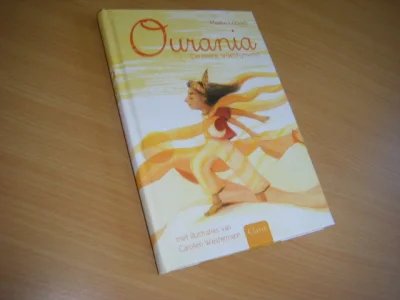 Tweedehands boek: Ourania. De kleine woestijnwind van auteur Maaike Looijen, Carolien Westermann (ill.) - Hardcover, als nieuw
