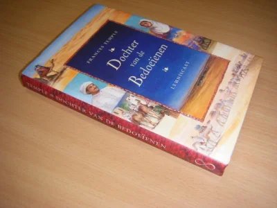 Boek met de titel: Dochter van de bedoeïenen