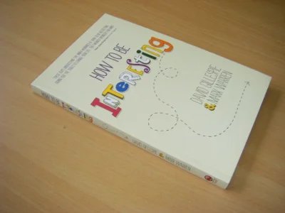Boek met de titel: How To Be Interesting [gesigneerd]
