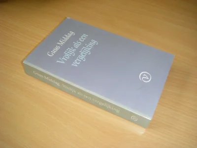 Tweedehands boek: Vrolijk als een vergelijking van auteur Guus Middag  - Paperback, naam voorin, in goede staat