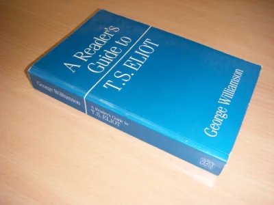 Tweedehands boek: A reader's guide to T. S. Eliot van auteur George Williamson  - Engelse paperback, in goede staat. Leesvouw op de rug. 
