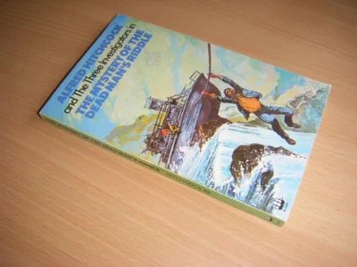 Boek met de titel: Alfred Hitchcock and the Three Investigators in the mystery of the dead mans riddle