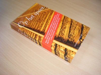 Boek met de titel: Op het spoor: gedichten en verhalen over en in de trein