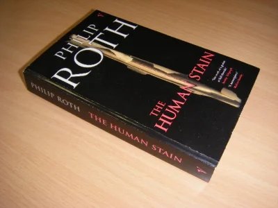 Tweedehands boek: The Human Stain van auteur Philip Roth  - Engelse paperback, in goede staat
