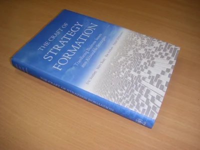 Tweedehands boek: The Craft of Strategy Formation van auteur Eric Wiebs Marc Baaij Bas Keibek Pieter Witteveen  - Gebonden met omslag, Engels, in zeer goede staat