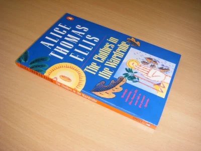 Boek met de titel: The Clothes in the Wardrobe