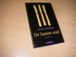 Boek met de titel: De laatste stad