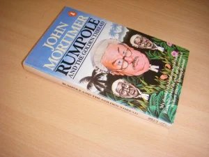 Boek met de titel: Rumpole and the Golden Thread