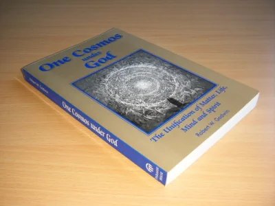 Tweedehands boek: One Cosmos under God: The Unification of Matter, Life, Mind and Spirit van auteur Robert W. Godwin  - Engelstalige paperback met rechte rug zonder leesvouwen. Geen naam voorin en geen ezelsoren. Een mooi exemplaar!