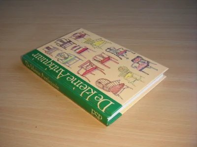 Tweedehands boek: De kleine Antiquair van auteur Free Spirit Productions - Hardcover met rechte rug, in uitstekende conditie.