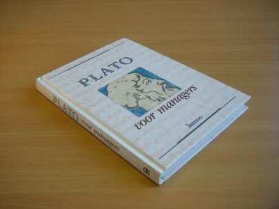 Tweedehands boek: Plato voor Managers van auteur Gaby van den Berghe - Hardcover, rechte rug. Met klein naamstempel voorin.