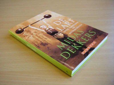 Tweedehands boek: De Larf over Kinderen en Metamorfose van auteur Middas Dekkers - Paperback in zeer nette staat. Rechte rug zonder leesvouwen. Geen naam voorin en geen ezelsoren. Oogt als nieuw!