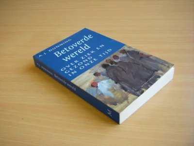 Boek met de titel: Betoverde wereld