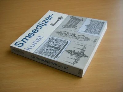 Boek met de titel: Smeedijzerkunst