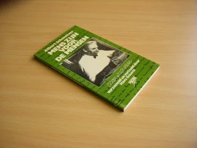 Boek met de titel: Mens zijn voor de Mensen