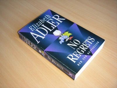 Boek met de titel: No Regrets