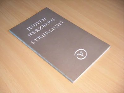 Boek met de titel: Strijklicht