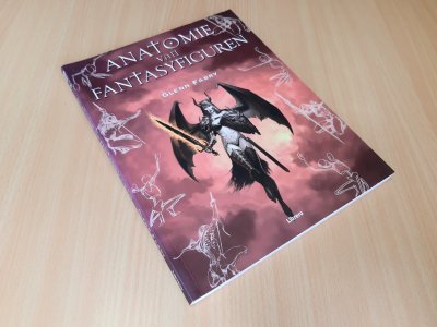 Tweedehands boek: Anatomie van fantasyfiguren van auteur Glenn Fabry, Ben Cormack, Carlo Gremmen, Susie May - Paperback met flappen, ingenaaid. Hele lichte gebruikerssporen randen kaft. 1ste bladzijde lichte kreuk. Binnenin onbeschreven, schoon en netjes.