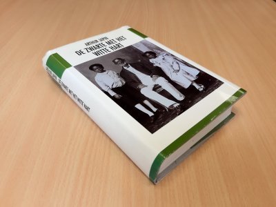 Boek met de titel: De zwarte met het witte hart