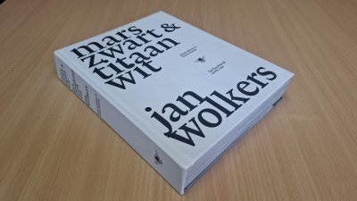 Boek met de titel: Marszwart & titaanwit