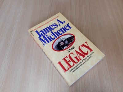 Boek met de titel: Legacy