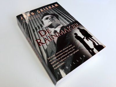 Boek met de titel: De rainmaker