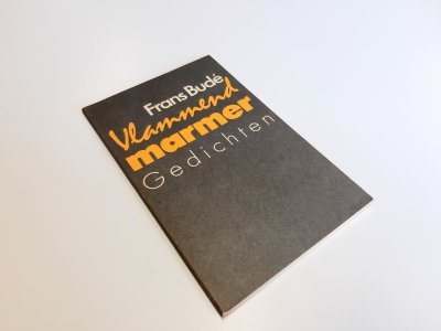 Boek met de titel: Vlammend marmer