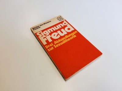 Boek met de titel: Drei Abhandlungen zur Sexualtheorie