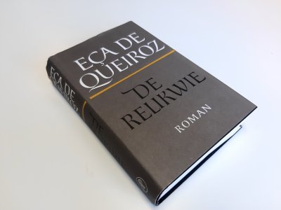 Boek met de titel: De relikwie