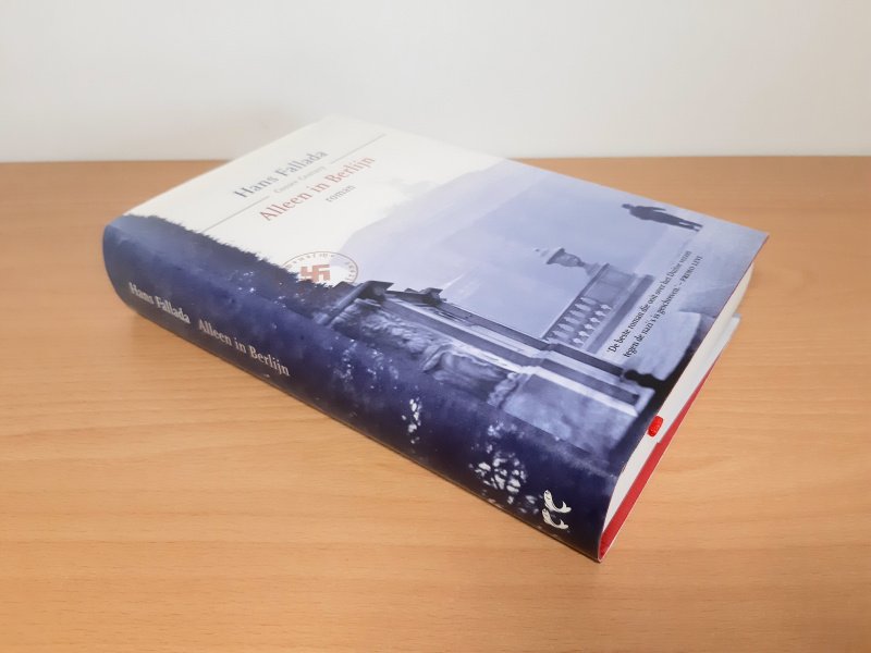 Boek met de titel: Alleen in Berlijn