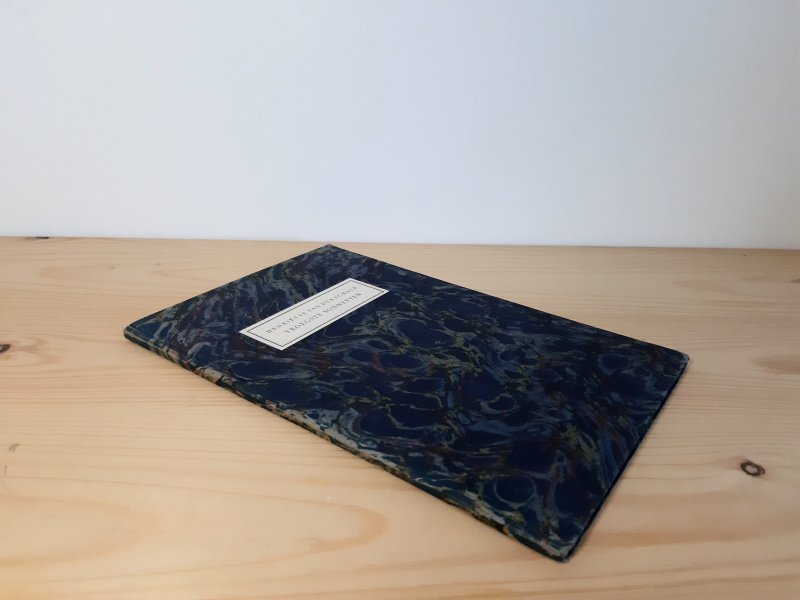 Tweedehands boek: Vroegste Sonnetten van auteur Henriëtte van der Schalk - Hardcover gemarmerd karton. Genummerde uitgave 143. Minimale gebruikerssporen puntjes kaft. Kaft binnenzijde verkleuring, verder onbeschreven en netjes.